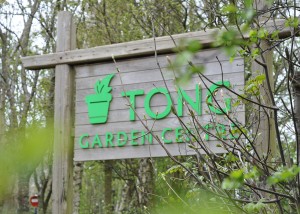 Tong Sign